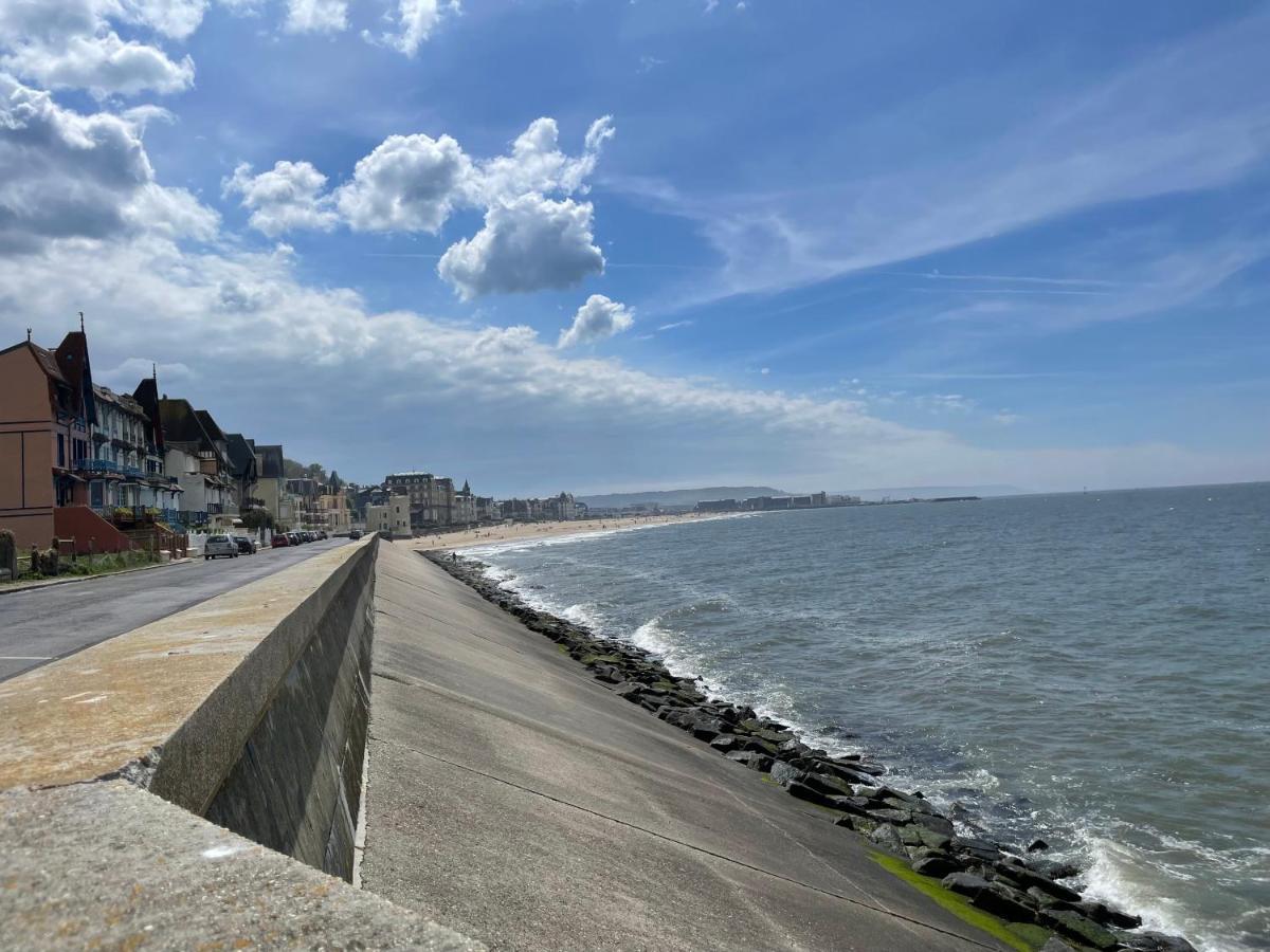 Appartement Face Mer Avec Terrasse Et Parking Trouville-sur-Mer Buitenkant foto